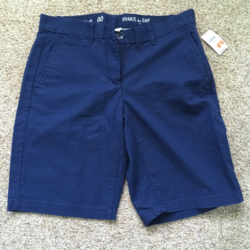 New Gap Women’s Khaki Shorts 00